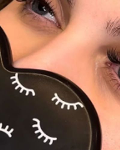 Fluttery Hybrid Lash Extensions